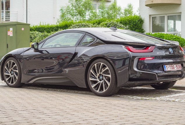 BMW i8