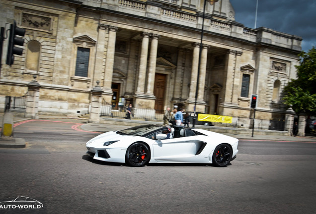 Lamborghini Aventador LP700-4 Roadster