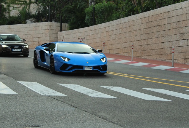 Lamborghini Aventador S LP740-4