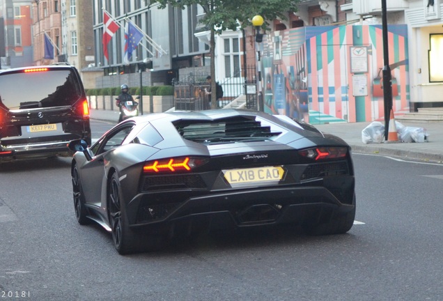 Lamborghini Aventador S LP740-4