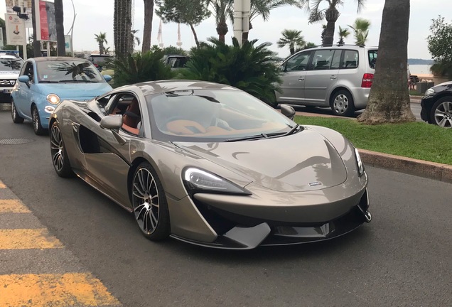 McLaren 570S