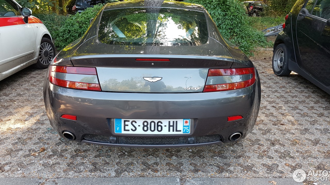 Aston Martin V8 Vantage