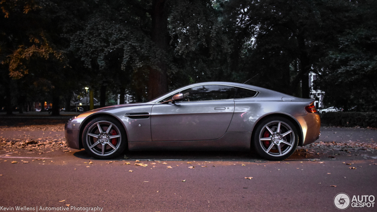 Aston Martin V8 Vantage