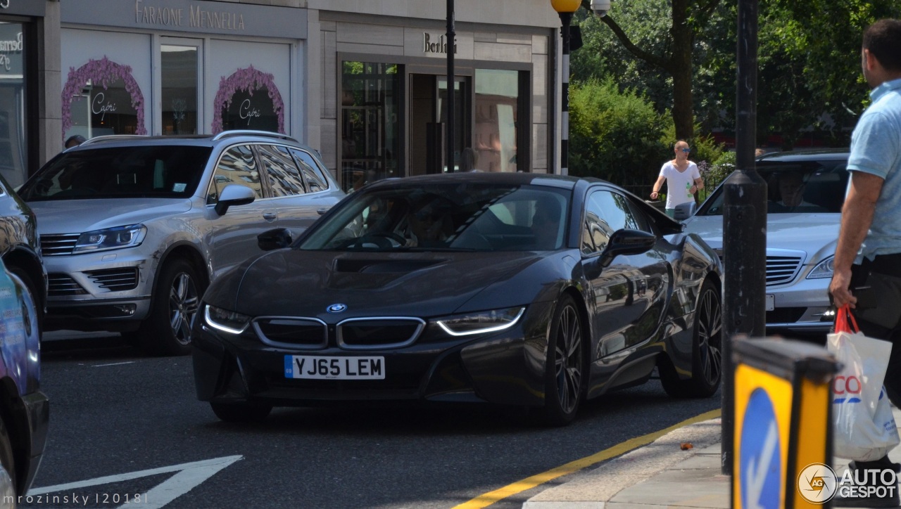 BMW i8