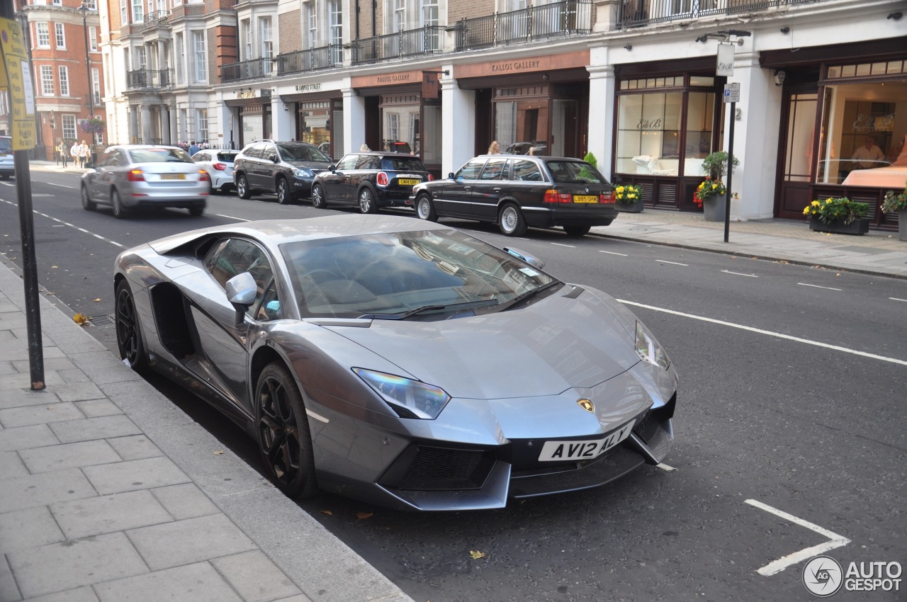 Lamborghini Aventador LP700-4