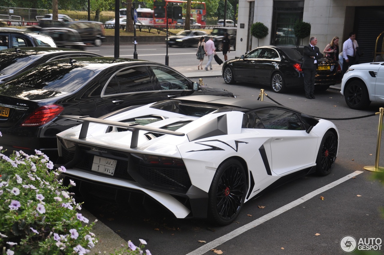 Lamborghini Aventador LP750-4 SuperVeloce Roadster