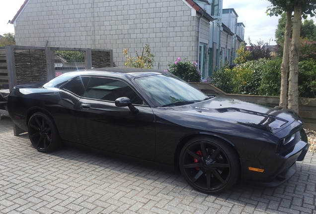 Dodge Challenger SRT-8