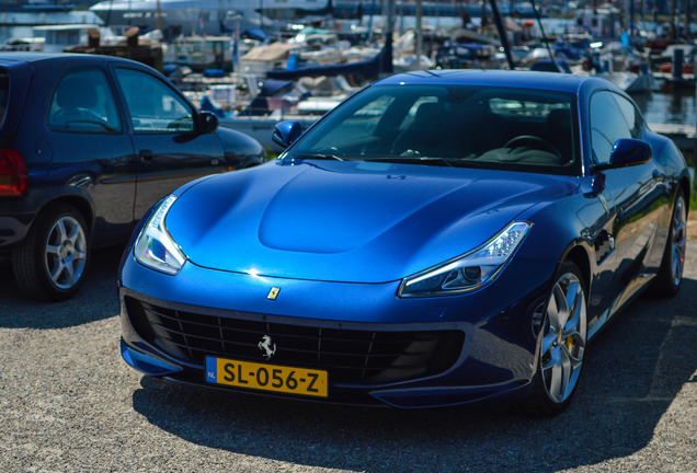 Ferrari GTC4Lusso T