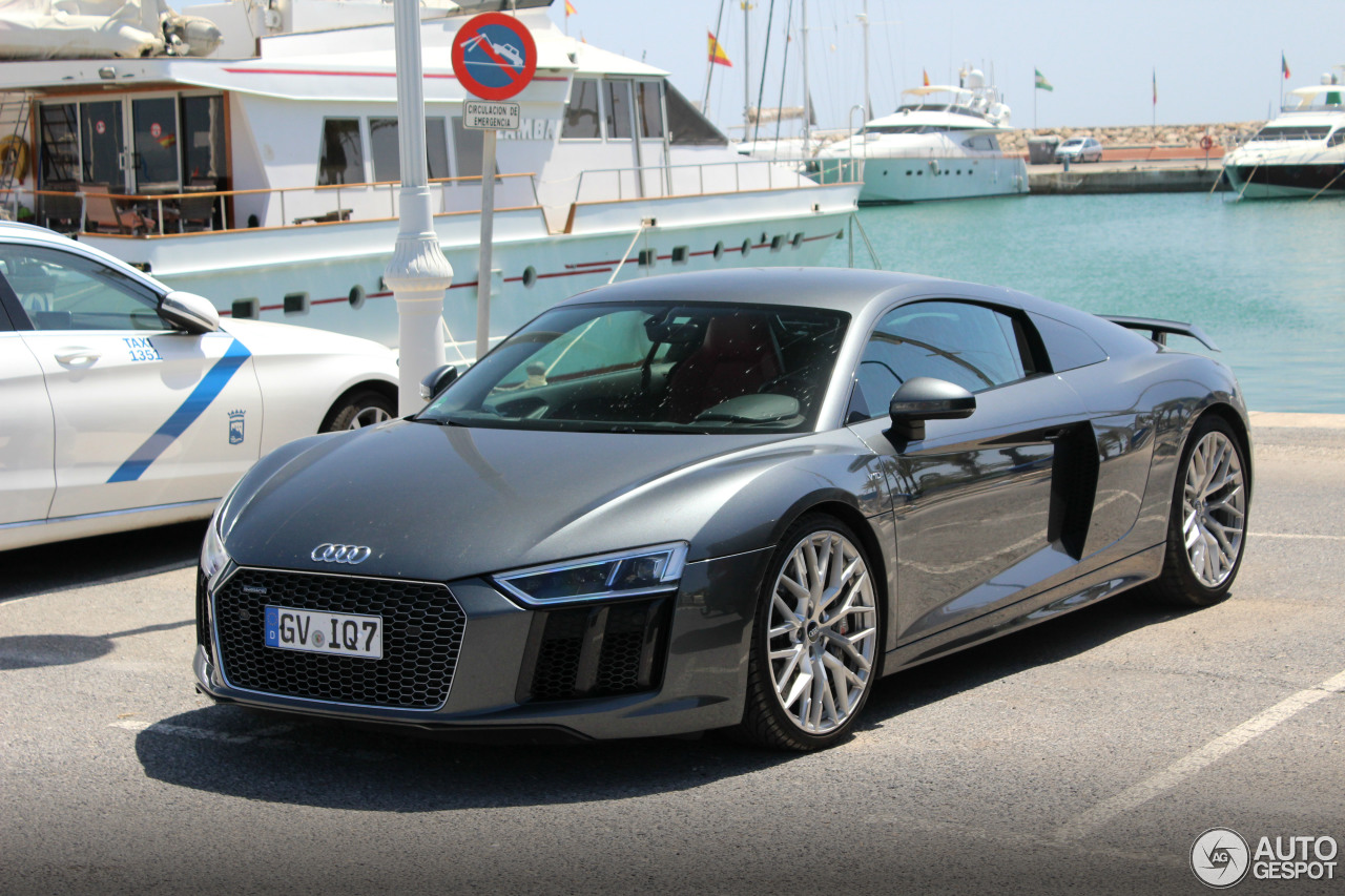 Audi R8 V10 Plus 2015