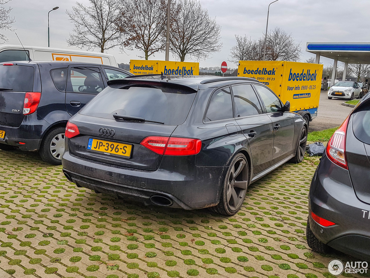 Audi RS4 Avant B8