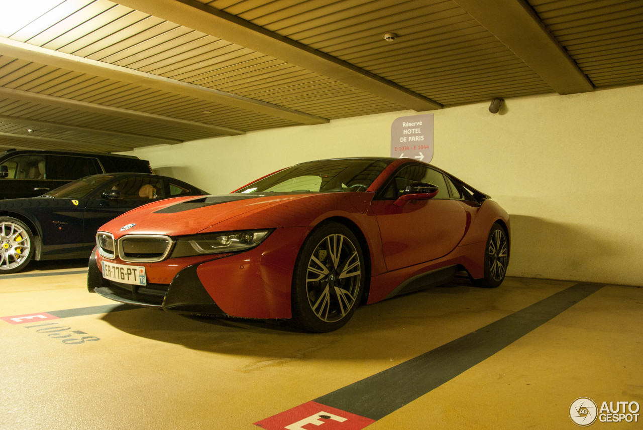 BMW i8 Protonic Red Edition