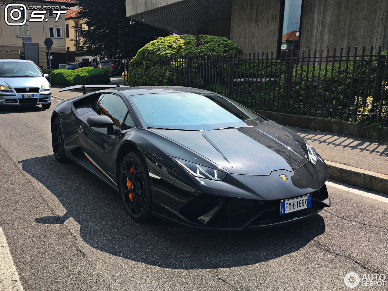 Lamborghini Huracán LP640-4 Performante