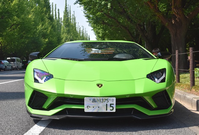 Lamborghini Aventador S LP740-4