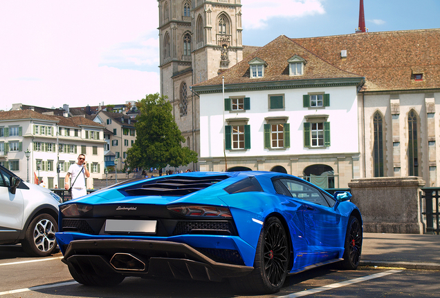 Lamborghini Aventador S LP740-4