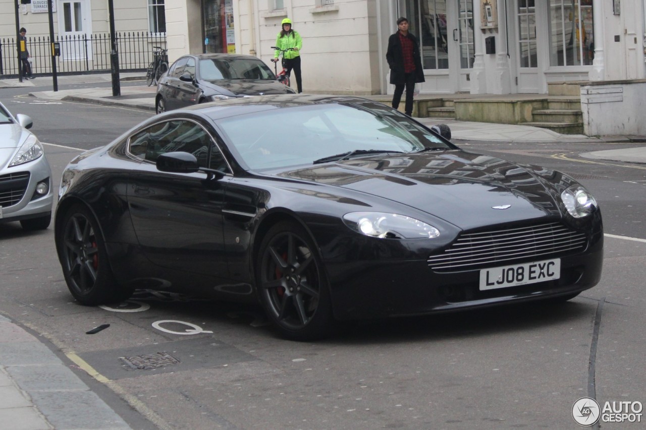 Aston Martin V8 Vantage