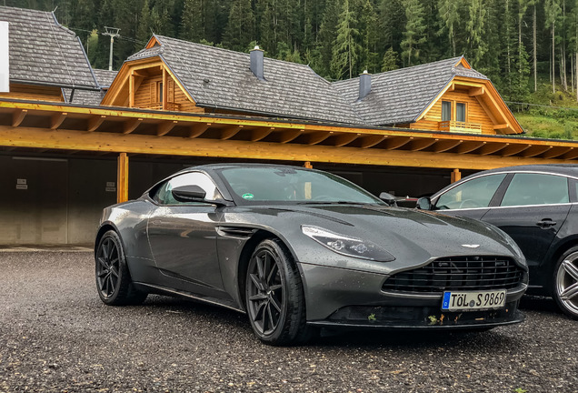 Aston Martin DB11