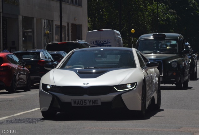 BMW i8