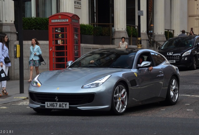 Ferrari GTC4Lusso T