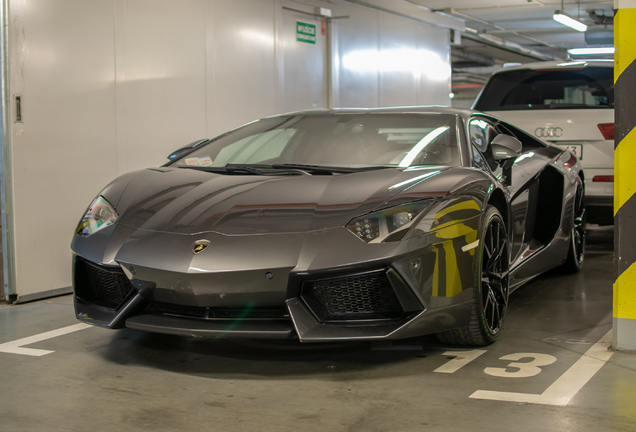 Lamborghini Aventador LP700-4