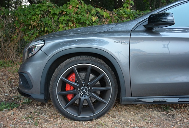 Mercedes-Benz GLA 45 AMG X156