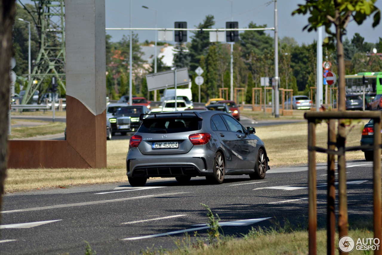 Mercedes-AMG A 45 W176 2015