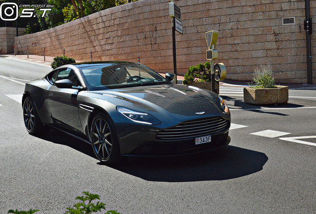 Aston Martin DB11