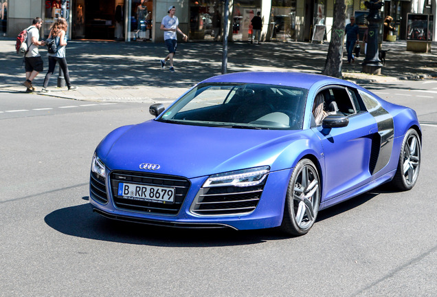 Audi R8 V10 Plus 2013