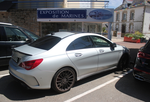 Mercedes-Benz CLA 45 AMG C117