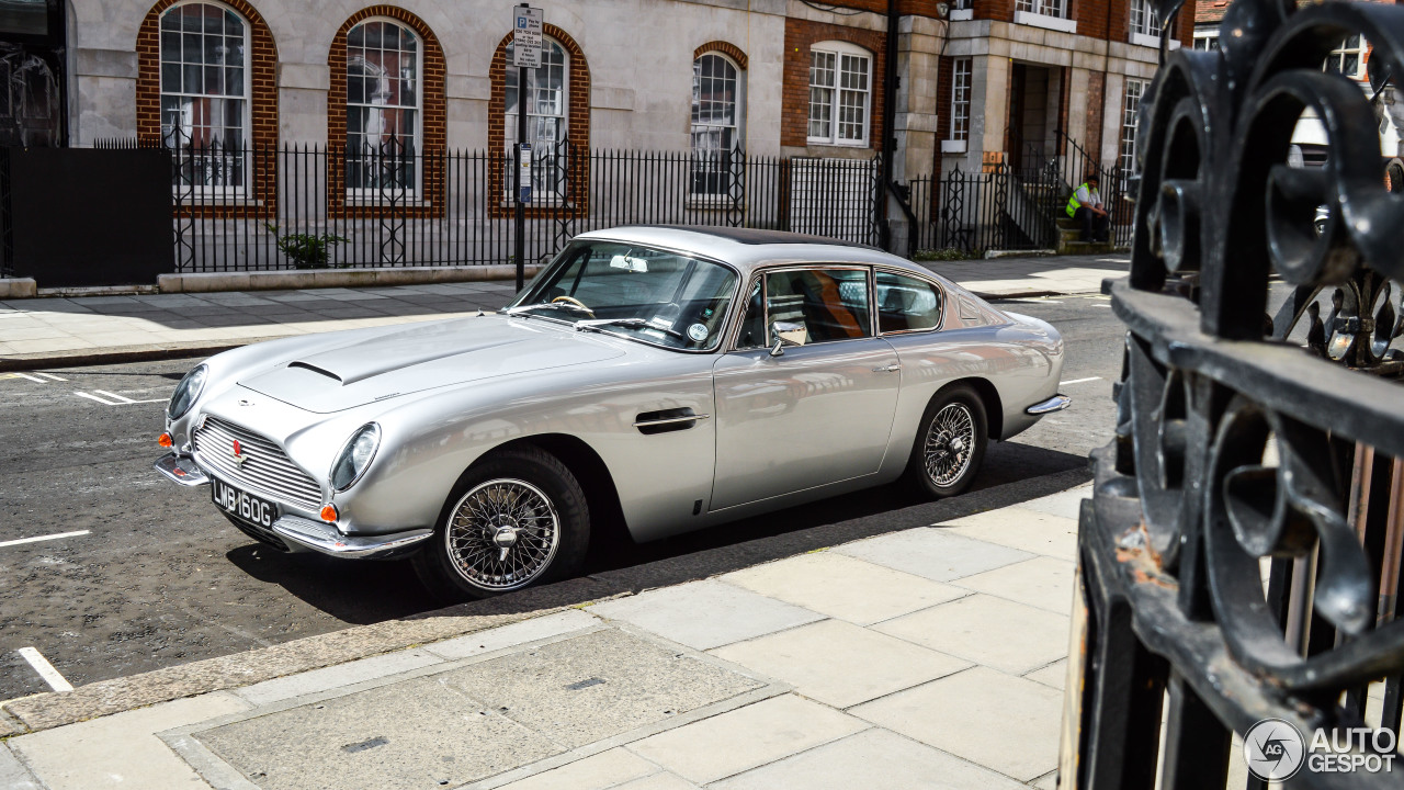 Aston Martin DB6 Superleggera