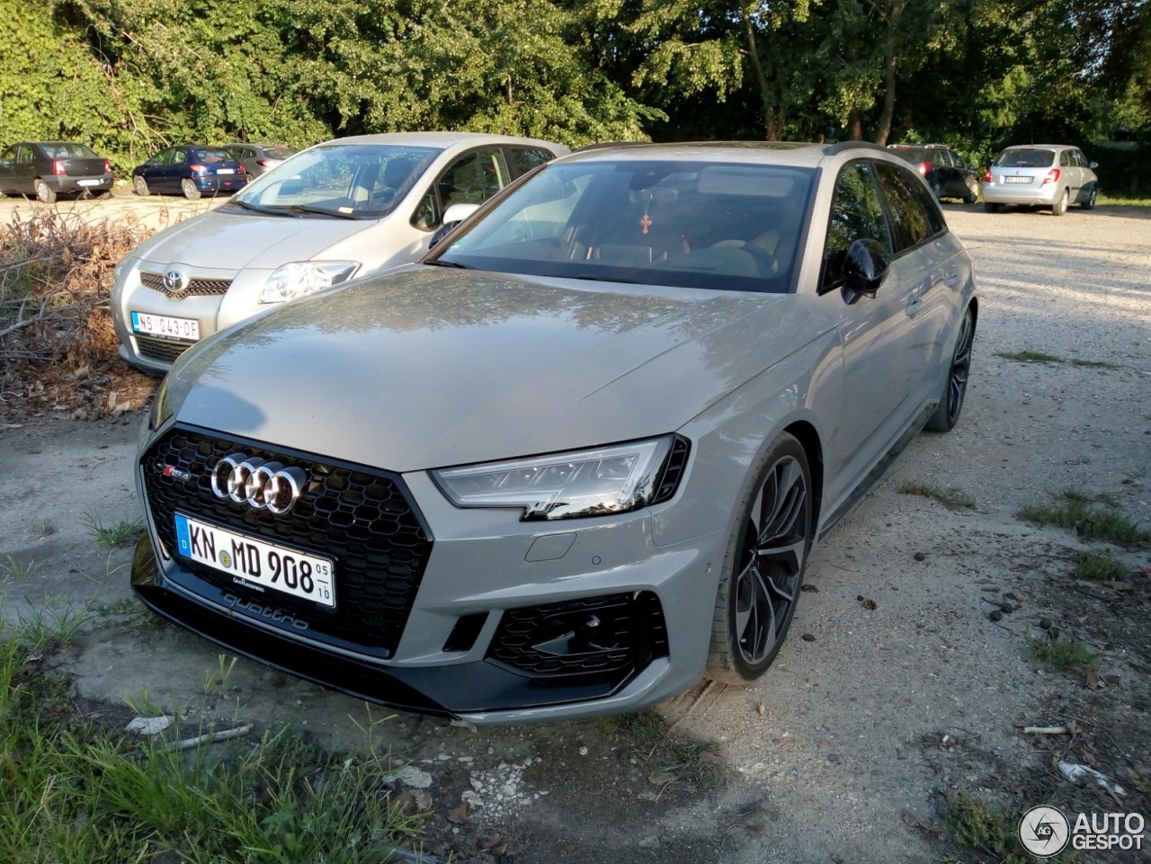 Audi RS4 Avant B9