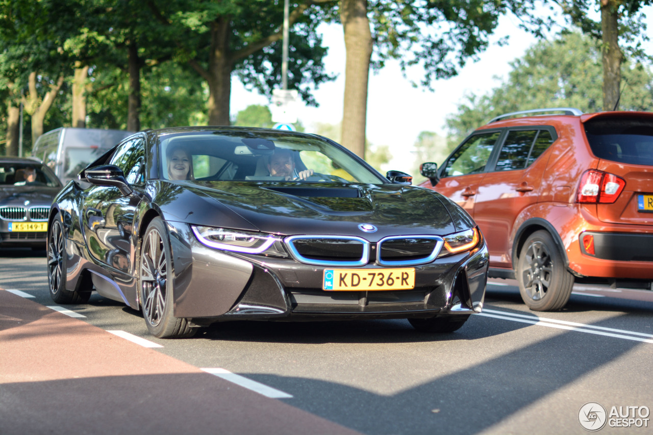 BMW i8