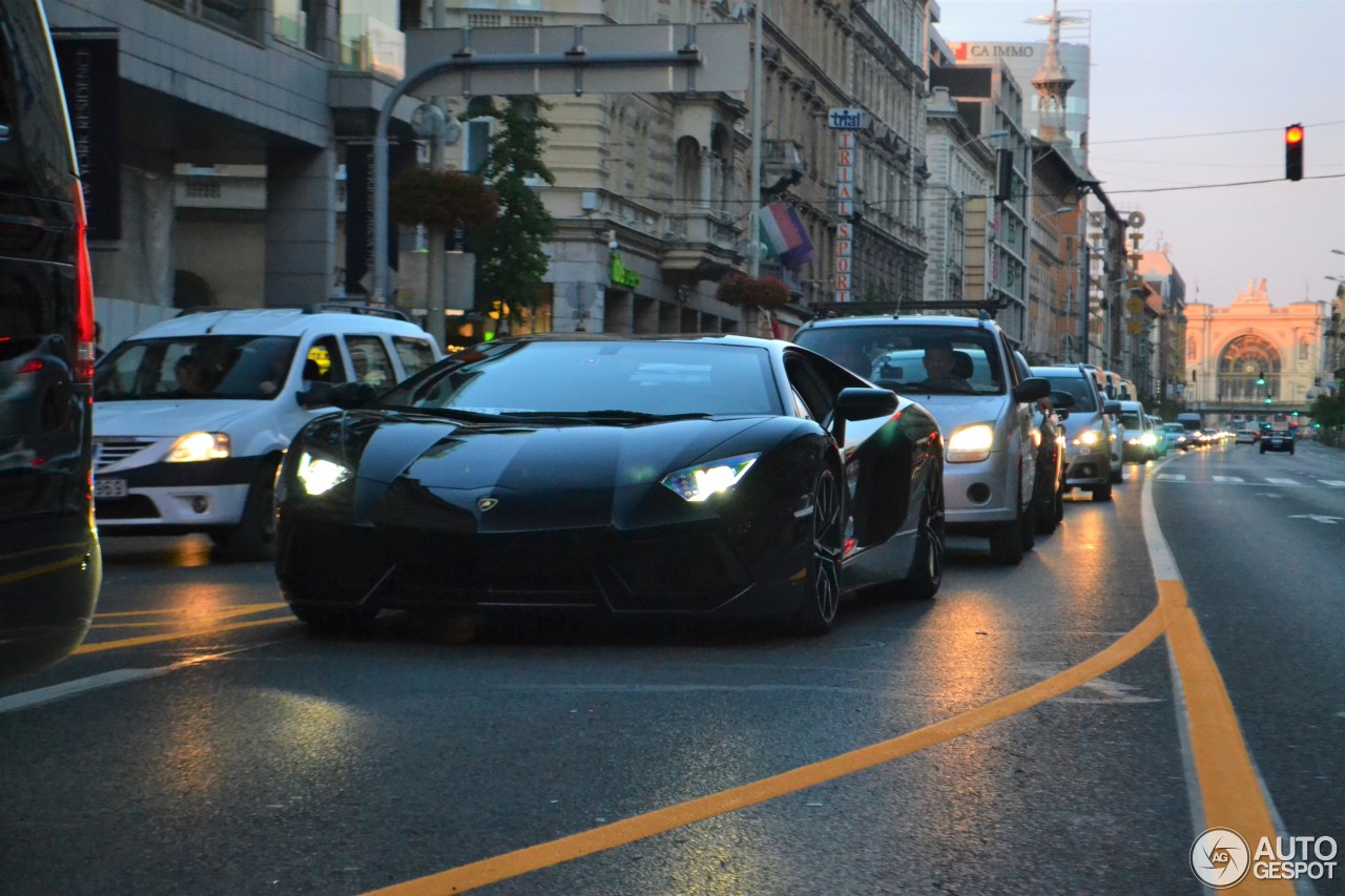 Lamborghini Aventador LP700-4