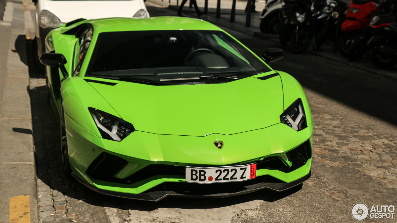 Lamborghini Aventador S LP740-4