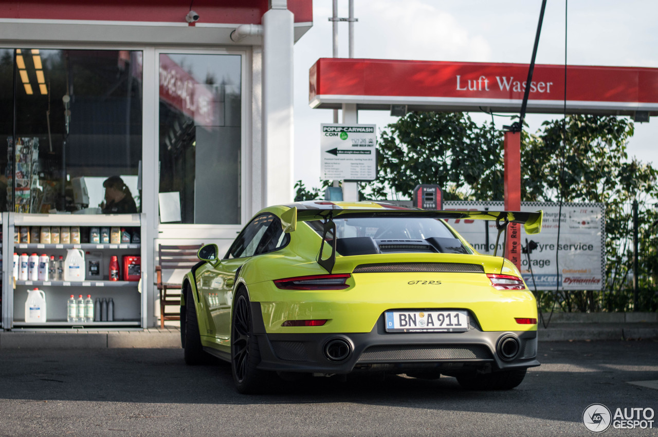 Porsche 991 GT2 RS Weissach Package