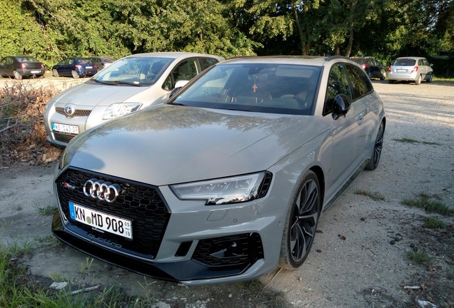 Audi RS4 Avant B9