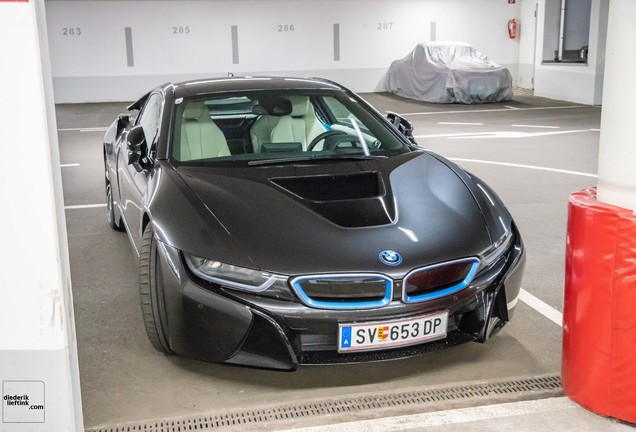 BMW i8