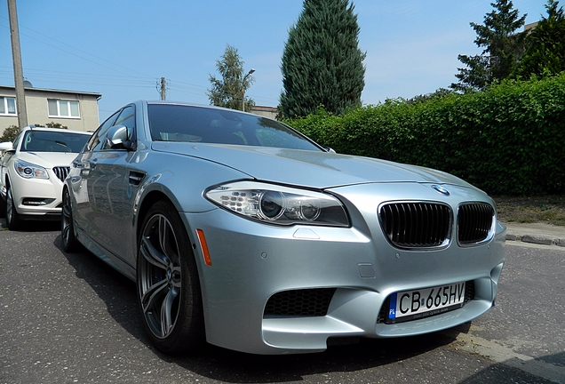 BMW M5 F10 2011