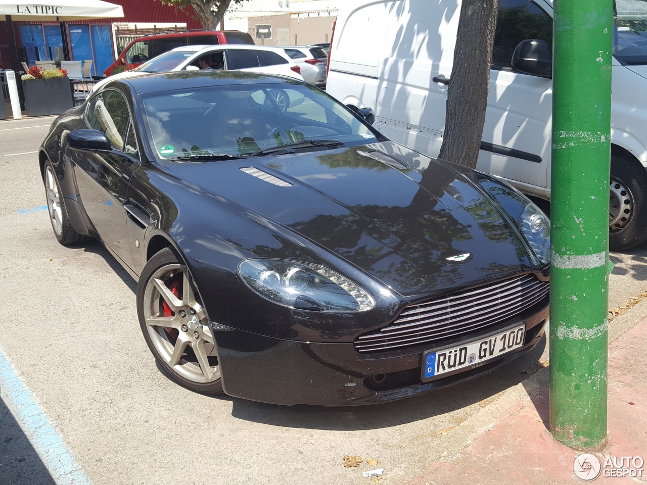 Aston Martin V8 Vantage