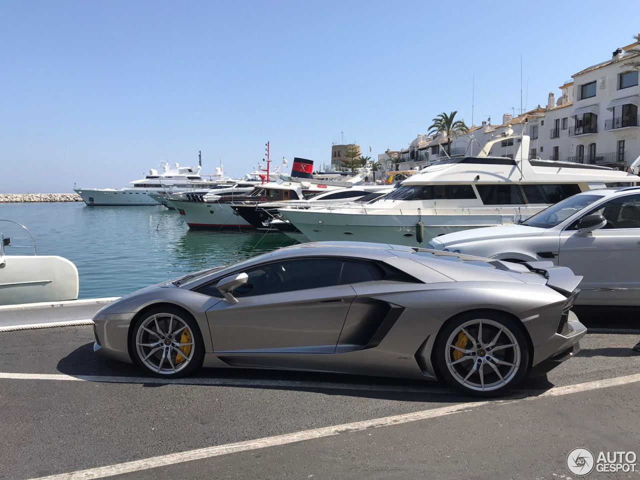 Lamborghini Aventador LP700-4