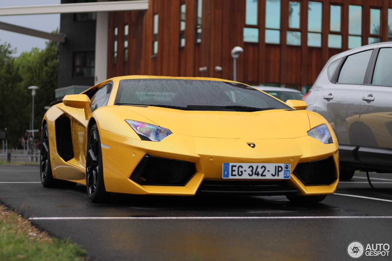 Lamborghini Aventador LP700-4