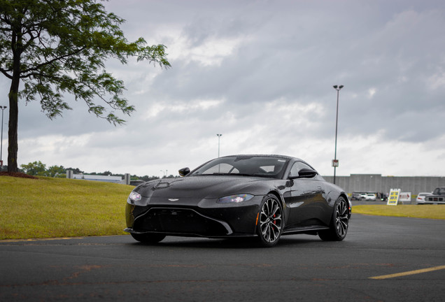 Aston Martin V8 Vantage 2018