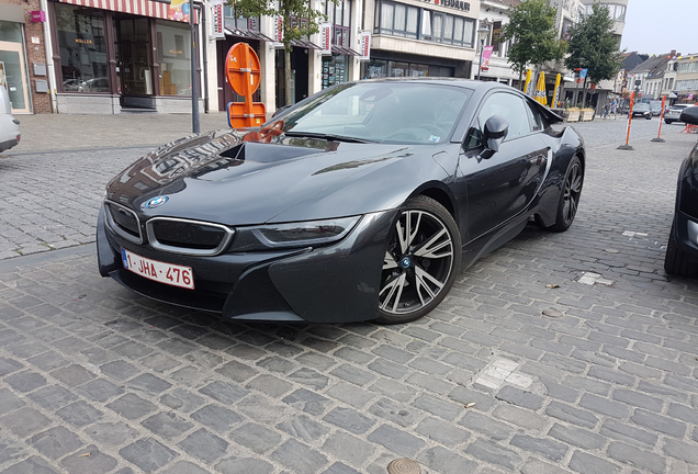 BMW i8