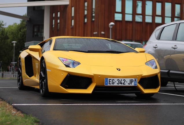 Lamborghini Aventador LP700-4