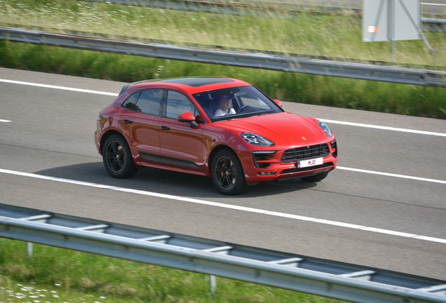 Porsche 95B Macan GTS