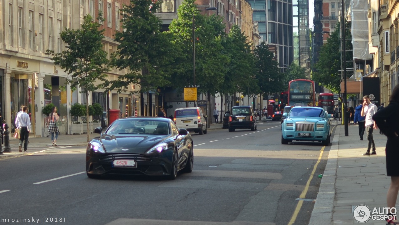 Aston Martin Vanquish 2013