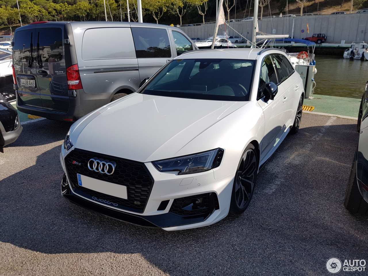 Audi RS4 Avant B9