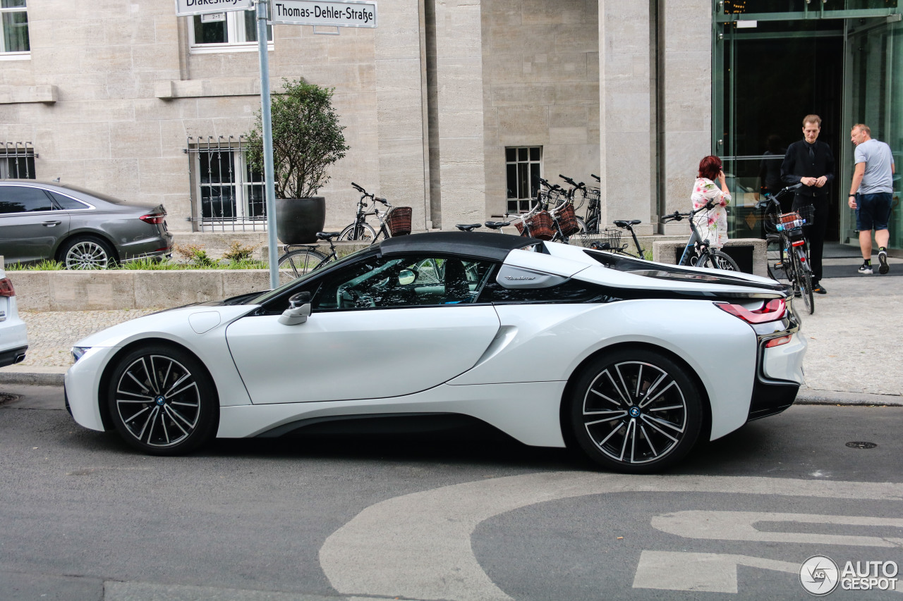 BMW i8 Roadster