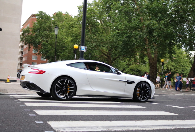 Aston Martin Vanquish 2015 Carbon White Edition