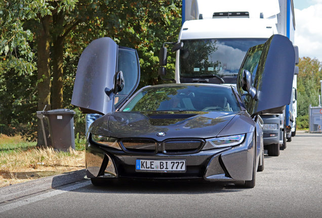 BMW i8