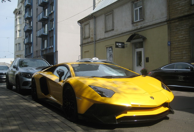 Lamborghini Aventador LP750-4 SuperVeloce